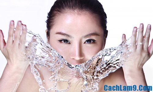 Sử dụng nước lạnh để rửa mặt chống lão hóa
